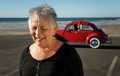 Annie , ostarela hroščica s posebno oskrbo: Volkswagen of America je nagradil zvestobo Američanke Kathleen Brooks