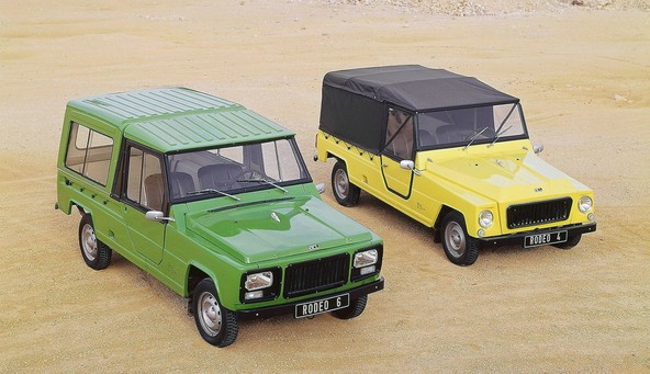 Francoska 'urbana kavboja': Renaulta 4 & 6 rodéo dočakala abrahama