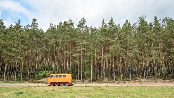 Volkswagen T1 'Raupen-Fuchs': Oživitev legendarnega 'goseničnega lisjaka'