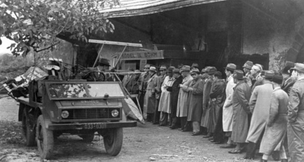 Dogodek pred 75 leti: Predaja prvega serijsko proizvedenega vozila Unimog