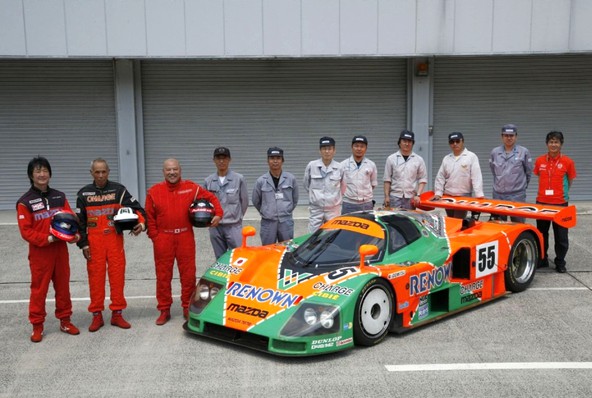 Mazda 787B: Zmagovalni dirkalnik se vrača v Le Mans po 20 letih