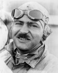 Gaston Chevrolet ob zmagi na dirki Indy 500 leta 1920