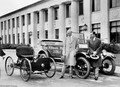 Henry in Edsel Ford (1st-15 Millionth Cars) leta 1927