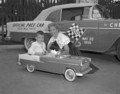 TV zvezdnica Dinah Shore & Chevrolet Bel Air Pace Car (1955)