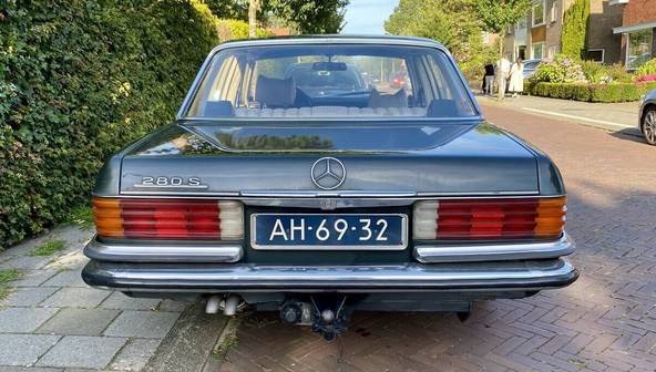 Poznate njihov pomen?: Modre nizozemske registrske tablice