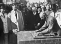 Henry Ford ob polaganju temeljnega kamna nove tovarne v Kölnu (1930)