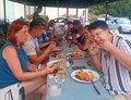 V.I.P. DRUŽENJE NA PODEŽELJU: Lepe ceste, dobra hrana in prijetna družba