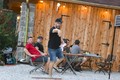 V.I.P. DRUŽENJE NA PODEŽELJU: Lepe ceste, dobra hrana in prijetna družba