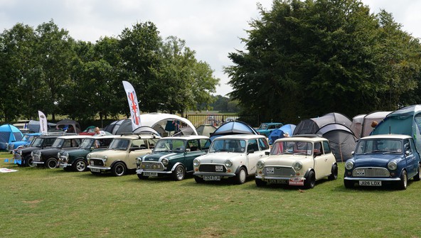 55. rojstni dan MINI: Majhen avtomobil z imenitno zgodovino