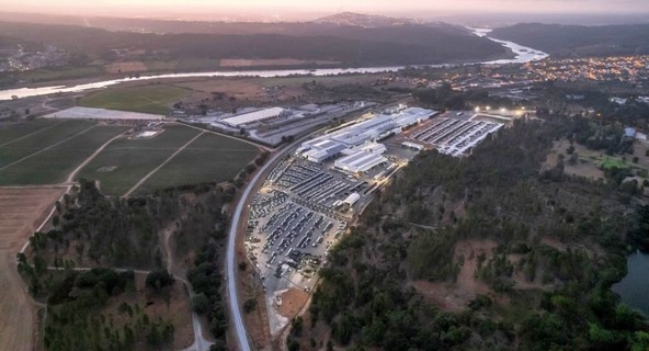 60 let proizvodnje tovornih vozil v mestu Tramagal: Tovarna vozil Mitsubishi Fuso na Portugalskem praznuje obletnico