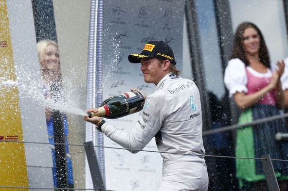 Formula 1: Wolff verjame v Rosberga