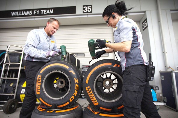 Formula 1: Spor glede Pirellijevih pnevmatik se nadaljuje