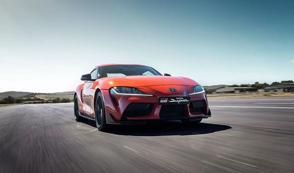 GR Supra GT4 100th Edition Tribute: TOYOTA SE S POSEBNO OMEJENO SERIJO PRIKLANJA MEJNIKU GT4