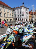 Miran Stanovnik se odpravlja na ISDE: Ljubljanski župan v mestni hiši sprejel prvo slovensko enduro ekipo