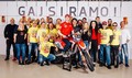 Tim Gajser s podporniki, »člani družine Gajsiramo na Šport tv«