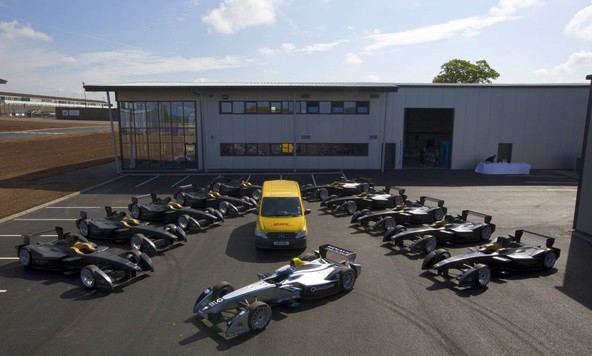 FIA Formule E DHL Berlin ePrix: DHL Express dostavil 40 električnih dirkalnih avtomobilov