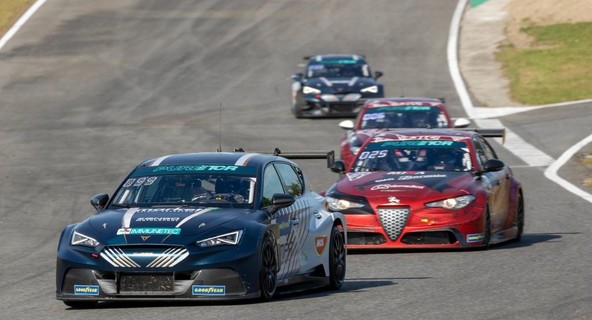 Nova sezona prvenstva FIA ETCR 2022 : CUPRA kot zmagovalka prvenstva napoveduje novo partnerstvo z ekipo EKS